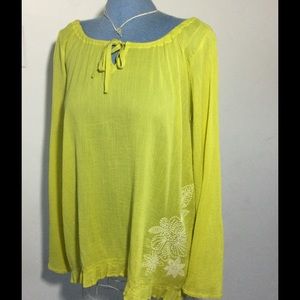 Athleta Lightweight long Sleeve Sz Med.